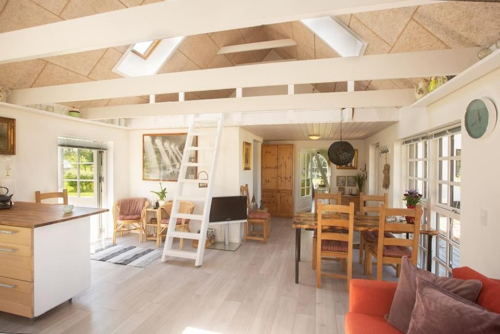 Vejby Kongsholmlund. Enjoy The Countryside. 아파트 외부 사진